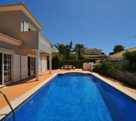 Vale Do Garrao Sleeps 8 Pool Air Con Wifi