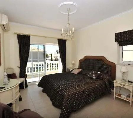 Vale Do Garrao Sleeps 8 Pool Air Con Wifi Villa