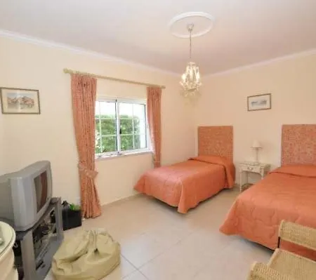 Vale Do Garrao Sleeps 8 Pool Air Con Wifi Villa