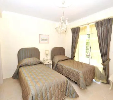 Vale Do Garrao Sleeps 8 Pool Air Con Wifi