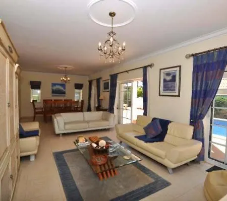 Vale Do Garrao Sleeps 8 Pool Air Con Wifi